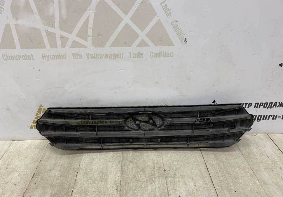 Решетка радиатора Hyundai Creta 2016 oem 86351M0000
