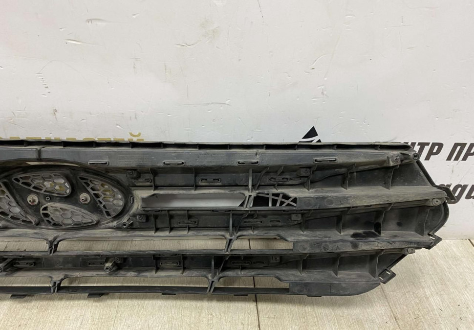 Решетка радиатора Hyundai Creta 2016 oem 86351M0000