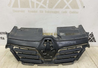 Решетка радиатора Renault Logan 2 рестайлинг OEM 623105887R
