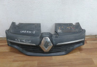Решетка радиатора Renault Logan 2 oem 623107605r (скл-3)