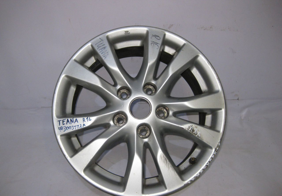 Диск литой Nissan Teana R16 oem 403003tt2a (потертость) (скл-3)