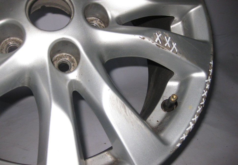 Диск литой Nissan Teana R16 oem 403003tt2a (потертость) (скл-3)