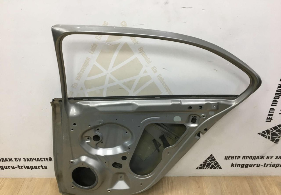 Дверь задняя правая Volkswagen Jetta 6 2011 oem 5C6833056E Дверь задняя правая Volkswagen Jetta 6 2011 oem 5C6833056E