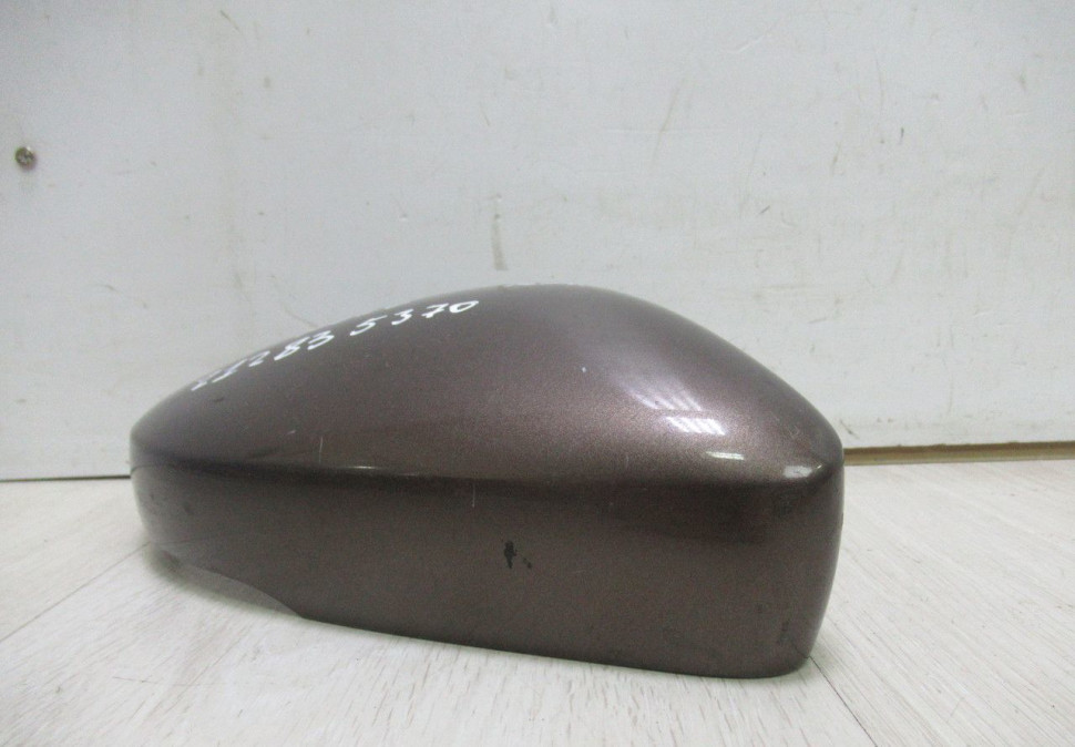 Крышка зеркала правая Volkswagen Polo oem 6R0857538a