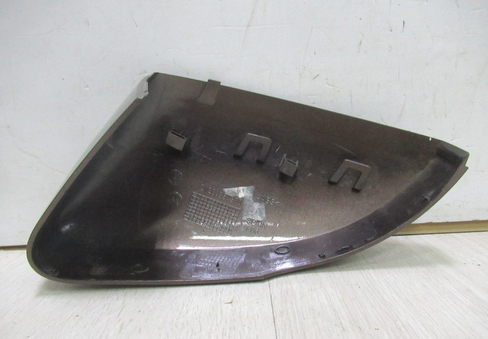 Крышка зеркала правая Volkswagen Polo oem 6R0857538a
