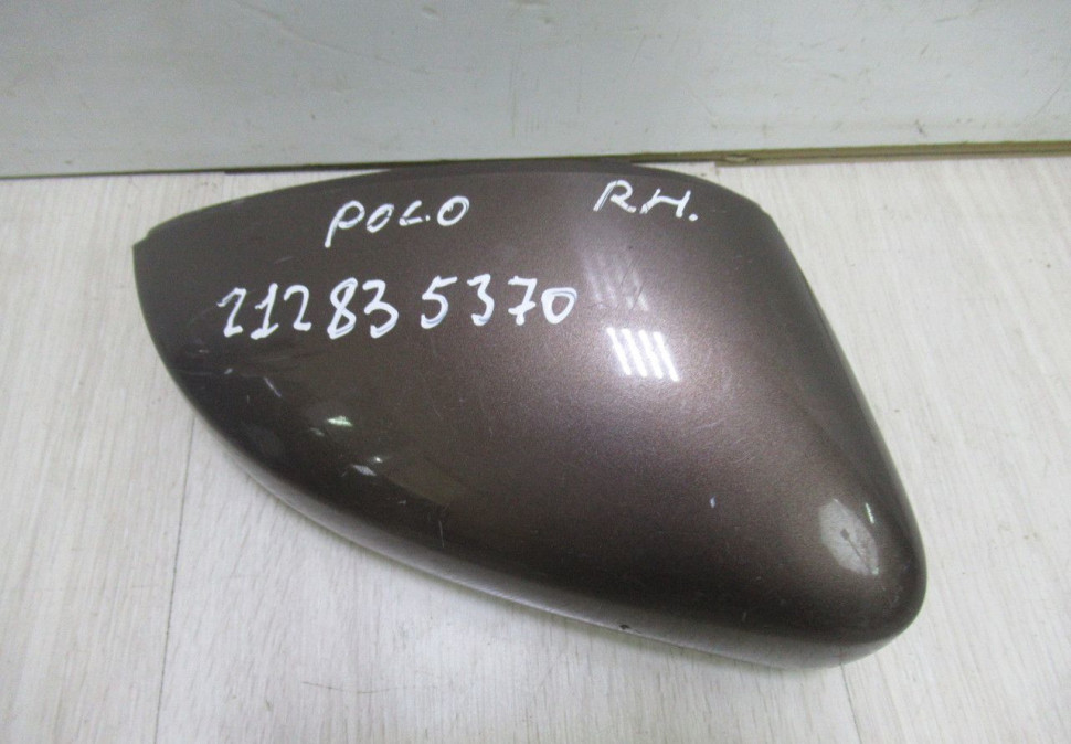 Крышка зеркала правая Volkswagen Polo oem 6R0857538a