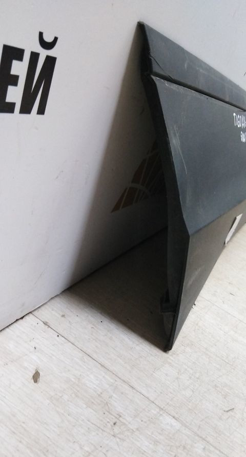 Молдинг двери задний правый Volkswagen Tiguan 2 2017> oem 5NA854950N Молдинг двери задний правый Volkswagen Tiguan 2 2017> oem 5NA854950N