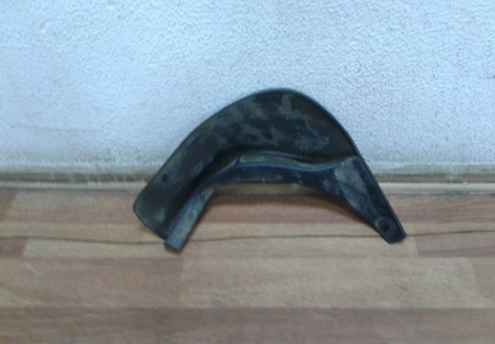Брызговик задний правый Renault Duster oem 788128125r (скл-3)