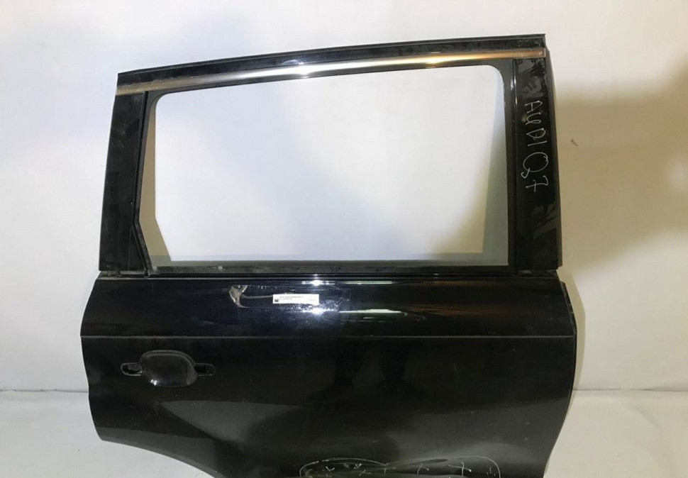 Дверь задняя правая Audi Q7 oem 4L0833052 (скл-3)