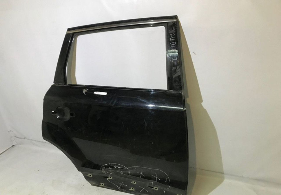 Дверь задняя правая Audi Q7 oem 4L0833052 (скл-3)
