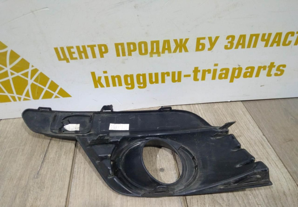 Решетка противотуманной фары правая бу Renault Logan 2 рестайлингт OEM 261A20914R