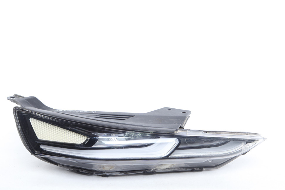 Ходовой огонь Габарит правый LED Hyndai Santa Fe 4 oem 92208s1000