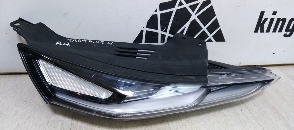 Ходовой огонь Габарит правый LED Hyndai Santa Fe 4 oem 92208s1000