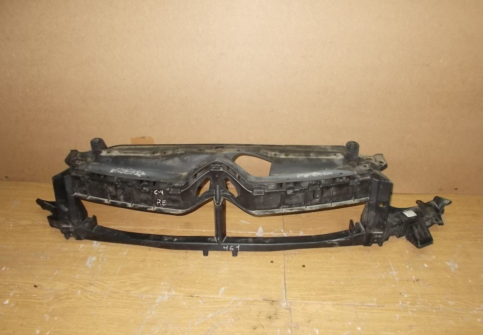 Скраб переднего бампера Citroen C4 хетчбек (дефект) (скл-3)