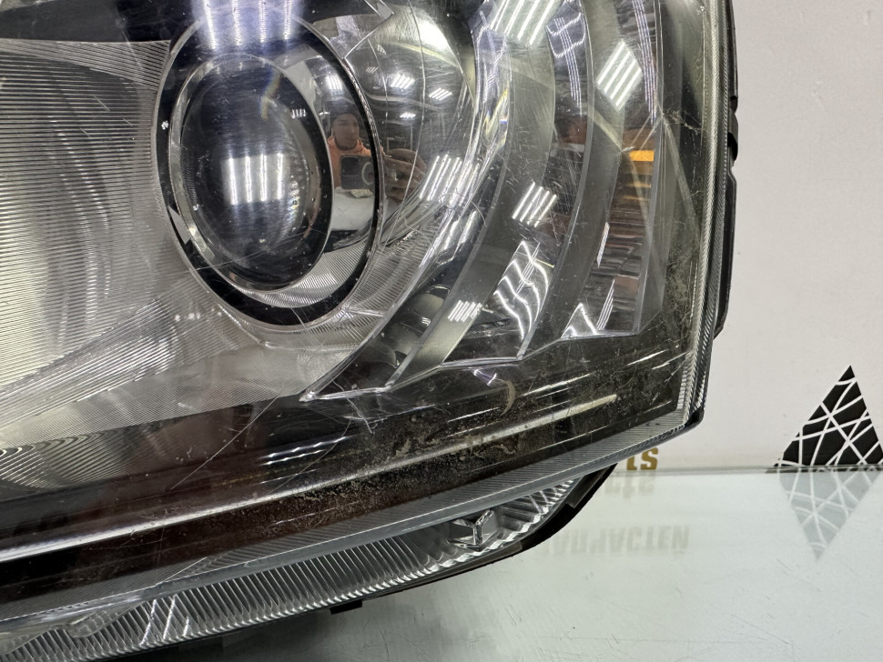 Фара ксенон левая бу Skoda Yeti рестайлинг OEM 5L1941015C