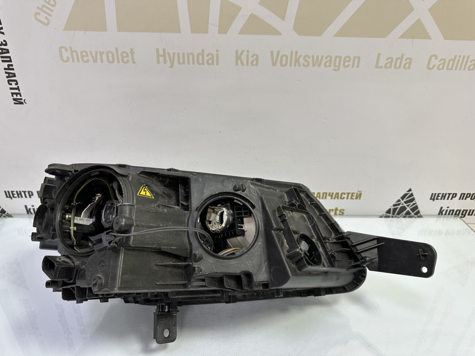 Фара ксенон левая бу Skoda Yeti рестайлинг OEM 5L1941015C