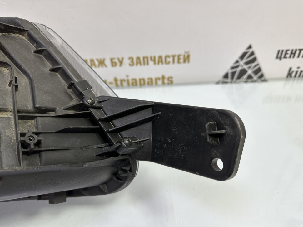 Фара ксенон левая бу Skoda Yeti рестайлинг OEM 5L1941015C