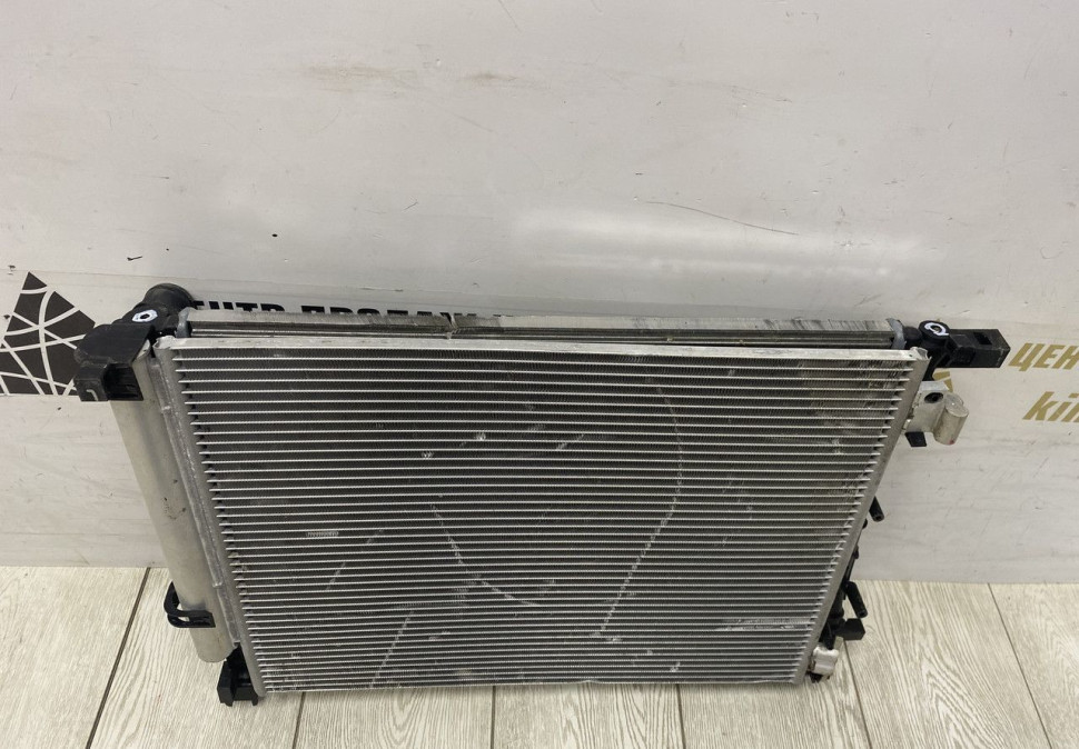 Радиатор охлаждения и кондиционера Renault Logan 2 OEM 214105731R 921006843R Радиатор охлаждения и кондиционера Renault Logan 2 OEM 214105731R 921006843R