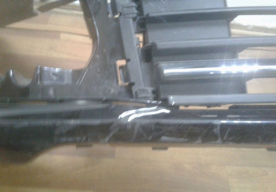 Бампер передний Volkswagen Polo седан рест Oem 6RU807221A (трещина) Бампер передний Volkswagen Polo седан рест Oem 6RU807221A (трещина)