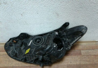 Фара правая ксенон Hyundai Santa Fe 3 рест 15- Oem 921022W600 (мал скол)