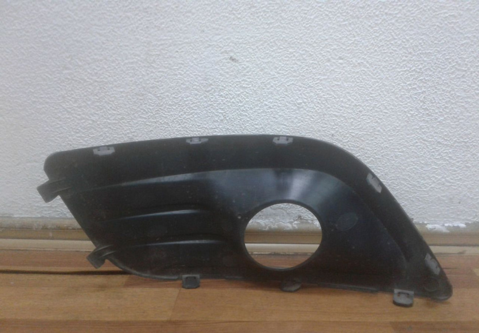 Накладка птф левая Lada Largus oem 845000253 Накладка птф левая Lada Largus oem 845000253