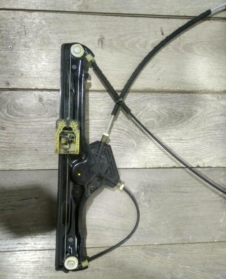 Механизм стеклоподъемника передней левой двери бу BMW X6 F16 OEM 51337292903 Механизм стеклоподъемника передней левой двери бу BMW X6 F16 OEM 51337292903