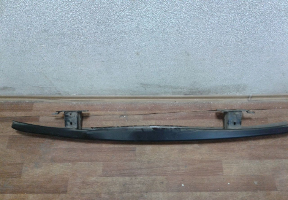 Усилитель заднего бампера Volkswagen Transporter T5 (03-15) вмятина