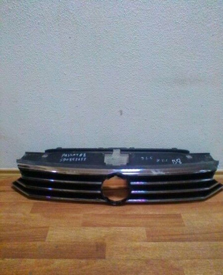Решетка радиатора VW Passat B8 OEM 3G0853653