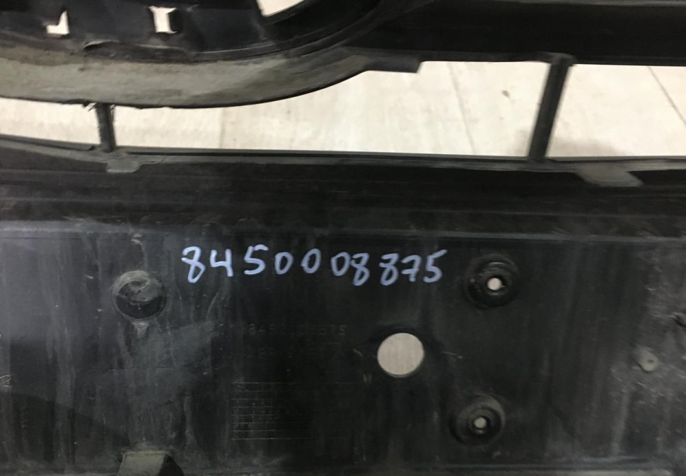 Решетка радиатора Lada Vesta 2015 oem 8450008875 (скл-3)