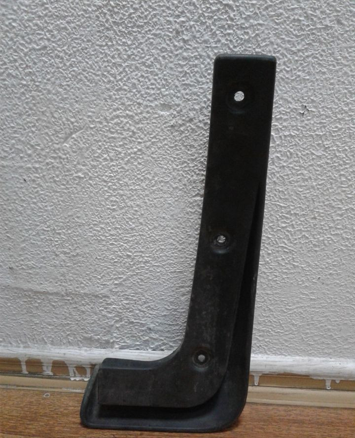 Брызговик задний левый Hyundai Santa Fe (12>) oem 868412w000 Брызговик задний левый Hyundai Santa Fe (12>) oem 868412w000