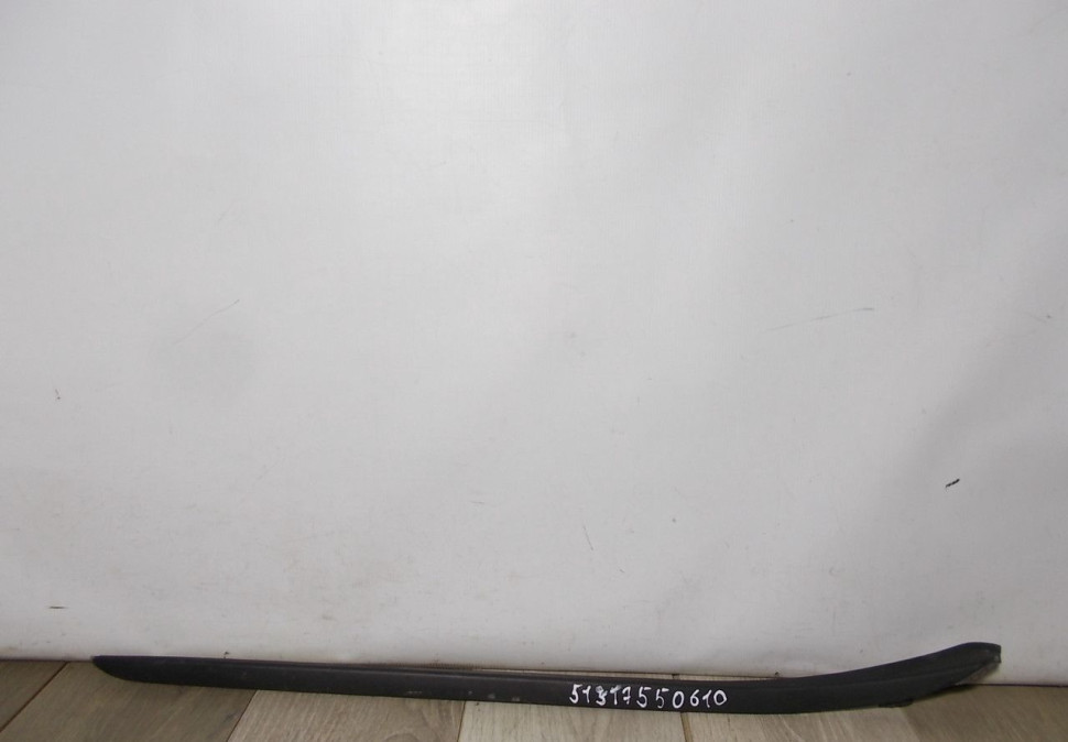 Молдинг лобового стекла правый бу BMW X1 F48 OEM 51317350610