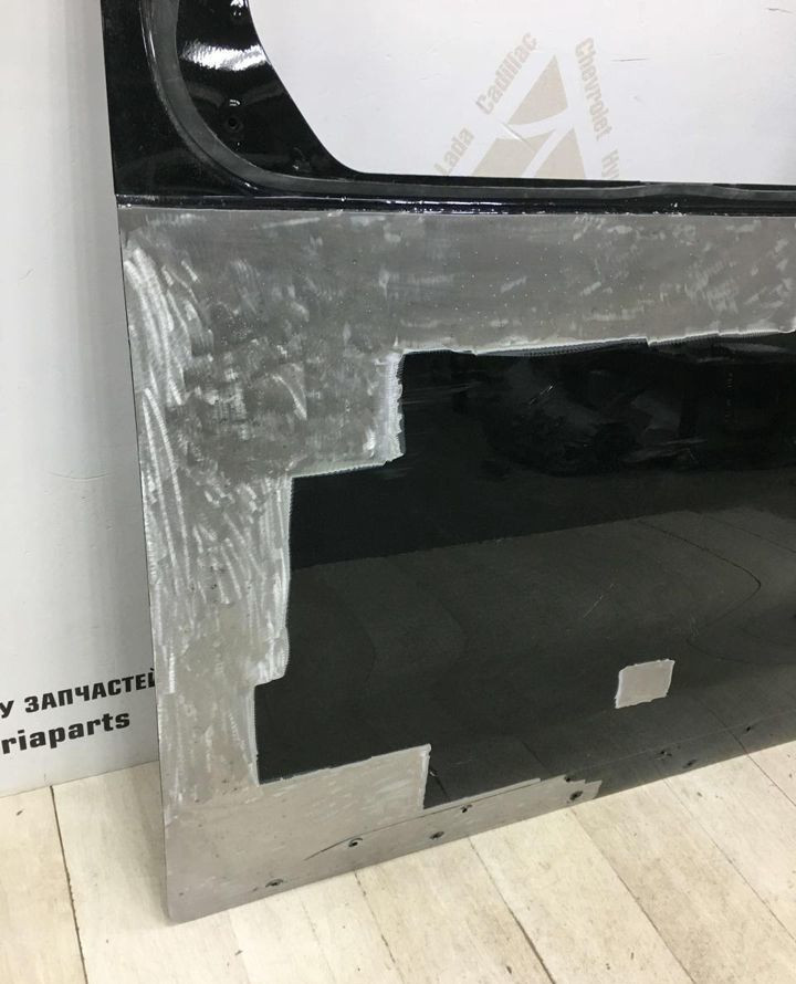 Дверь сдвижная правая Citroen Jumpy OEM 9811897880 Дверь сдвижная правая Citroen Jumpy OEM 9811897880
