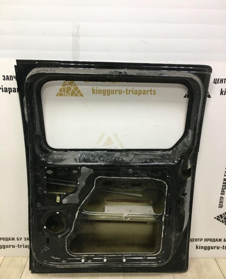 Дверь сдвижная правая Citroen Jumpy OEM 9811897880 Дверь сдвижная правая Citroen Jumpy OEM 9811897880