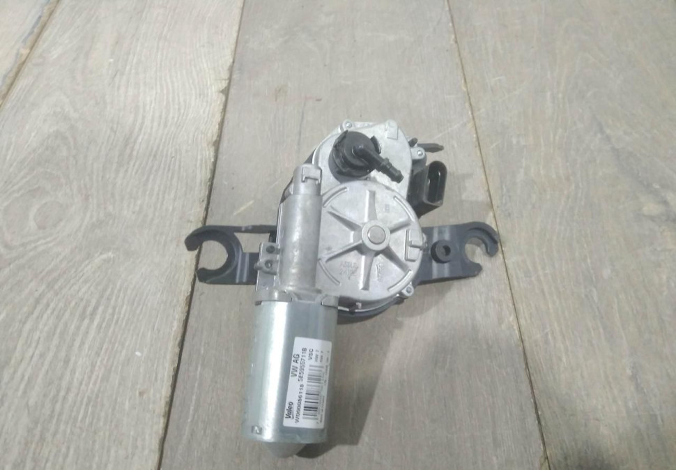 Моторчик стеклоочистителя задний бу Skoda Octavia A7 OEM 5E5955711B