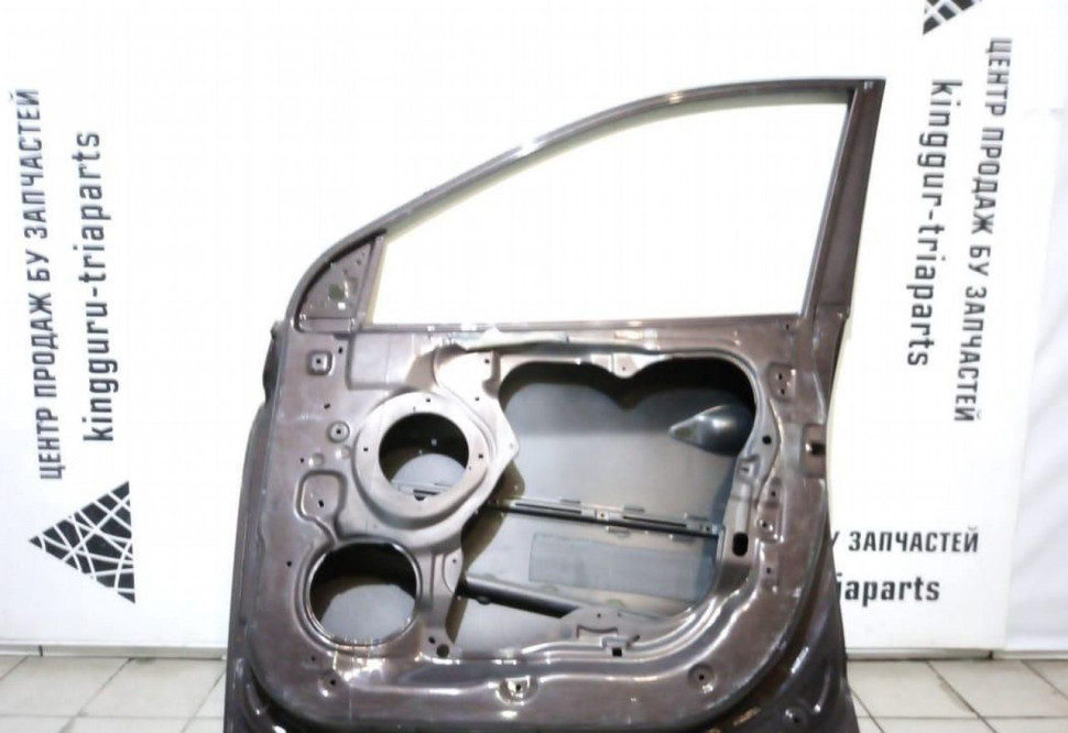 Дверь передняя правая Hyundai IX35 oem 760042Y010 (скл-3)