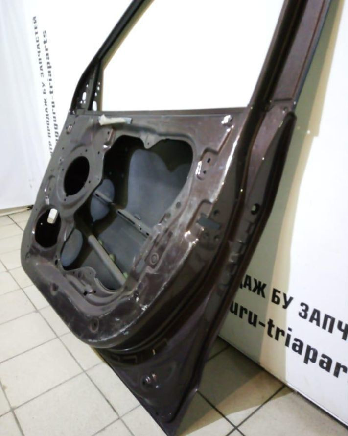 Дверь передняя правая Hyundai IX35 oem 760042Y010 (скл-3)