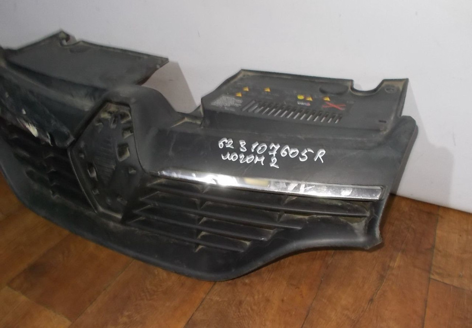 Решетка радиатора бу Renault Logan 2 OEM 623107605R Решетка радиатора бу Renault Logan 2 OEM 623107605R