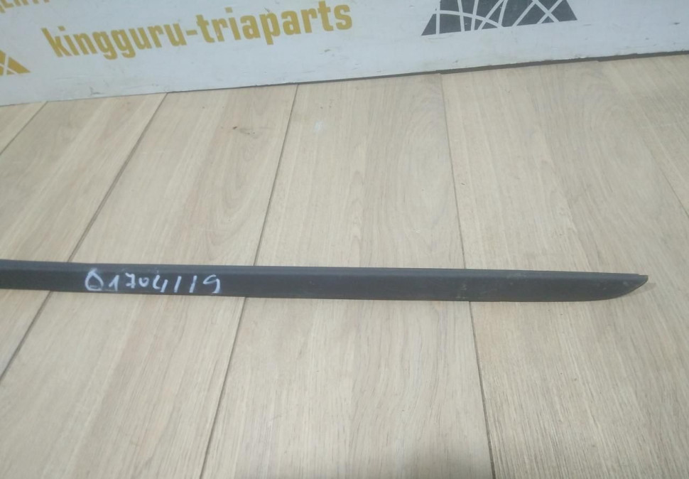 Молдинг лобового стекла левый бу BMW X1 F48 OEM 51317350609