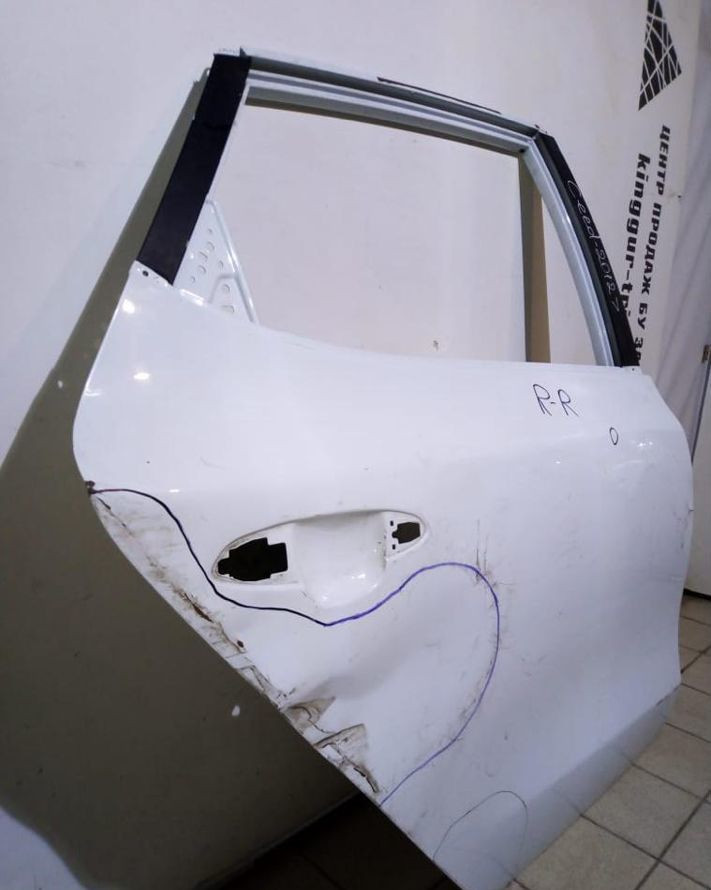 Дверь задняя правая Kia Ceed 2012-2018 oem 77004A2000  (скл-3)