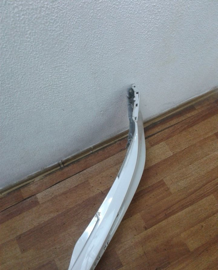 Бампер передний Volkswagen Touareg NF рест oem 7p6807221 (мал. трещ.)