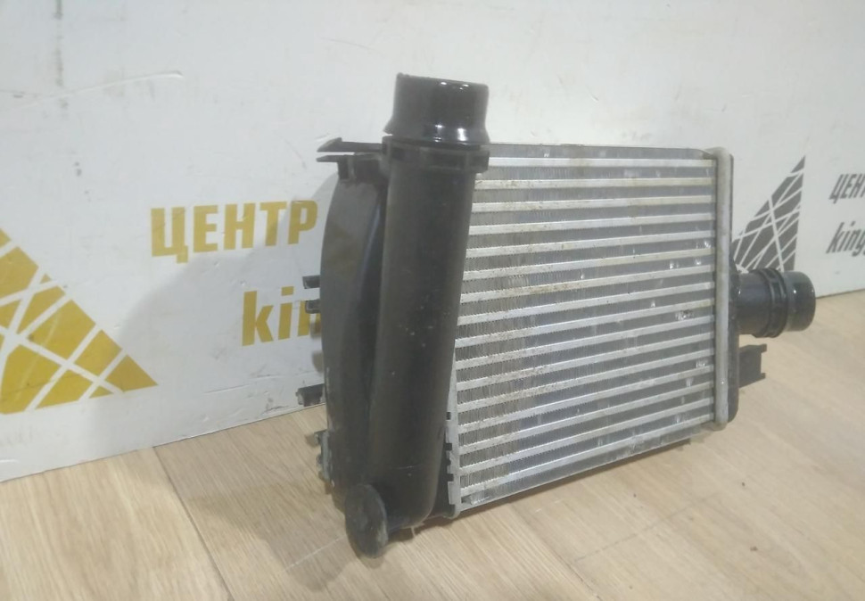 Радиатор интеркулера бу Renault Duster OEM 144967634R Радиатор интеркулера бу Renault Duster OEM 144967634R