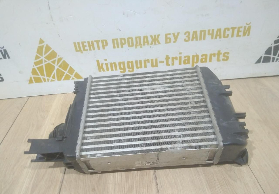 Радиатор интеркулера бу Renault Duster OEM 144967634R Радиатор интеркулера бу Renault Duster OEM 144967634R