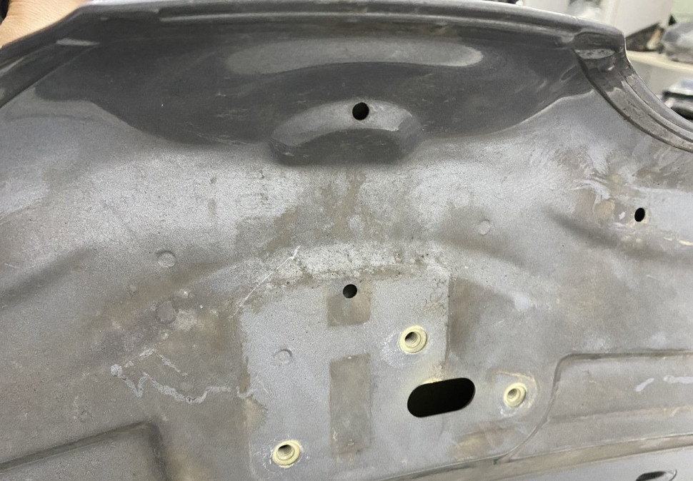 Капот Skoda Octavia A7 рестайлинг OEM 5E0823031A