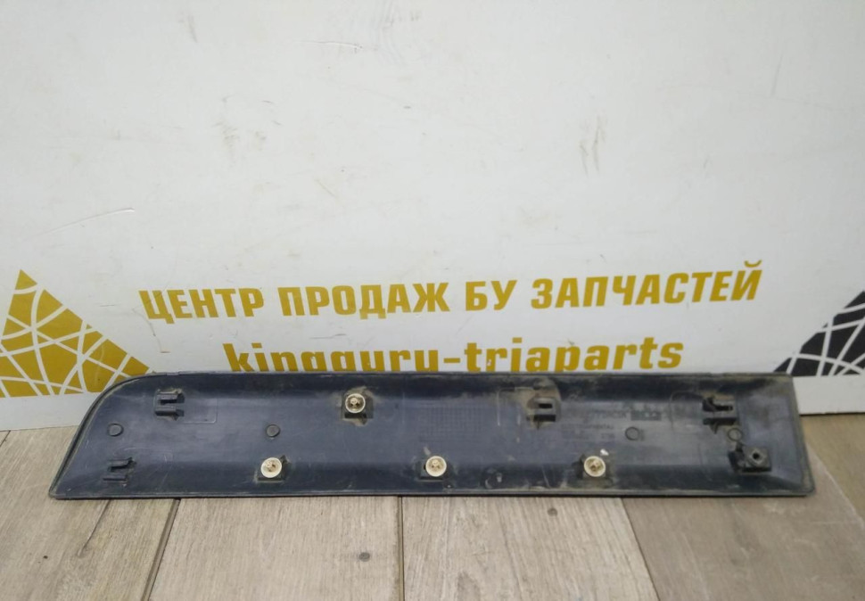 Молдинг двери задний правый бу Renault Sandero 1 OEM 828769301R Молдинг двери задний правый бу Renault Sandero 1 OEM 828769301R