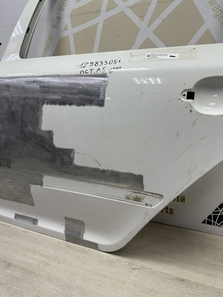 Дверь задняя левая бу Skoda Octavia A5 универсал OEM 1Z9833051 Дверь задняя левая бу Skoda Octavia A5 универсал OEM 1Z9833051