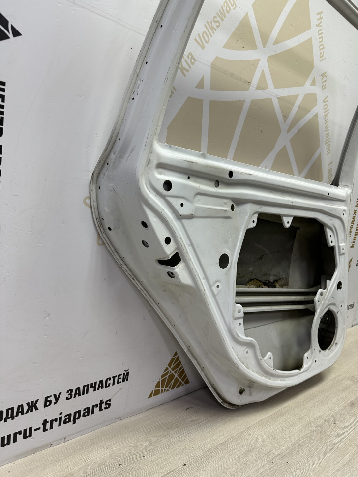 Дверь задняя левая бу Skoda Octavia A5 универсал OEM 1Z9833051 Дверь задняя левая бу Skoda Octavia A5 универсал OEM 1Z9833051