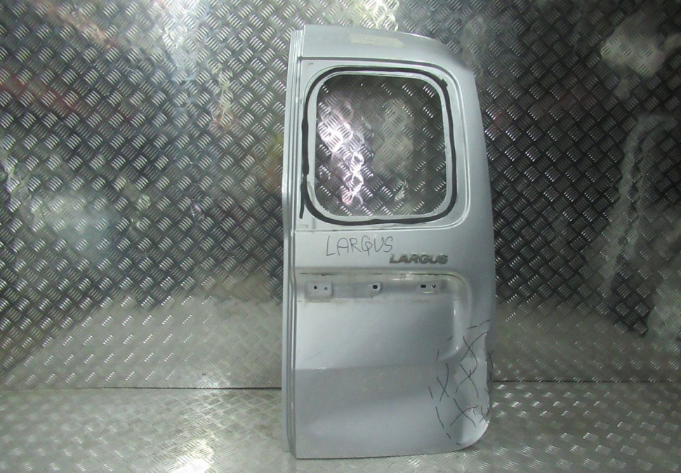 Дверь багажника правая Lada Largus oem 901005637r (вмятина) (скл-3)