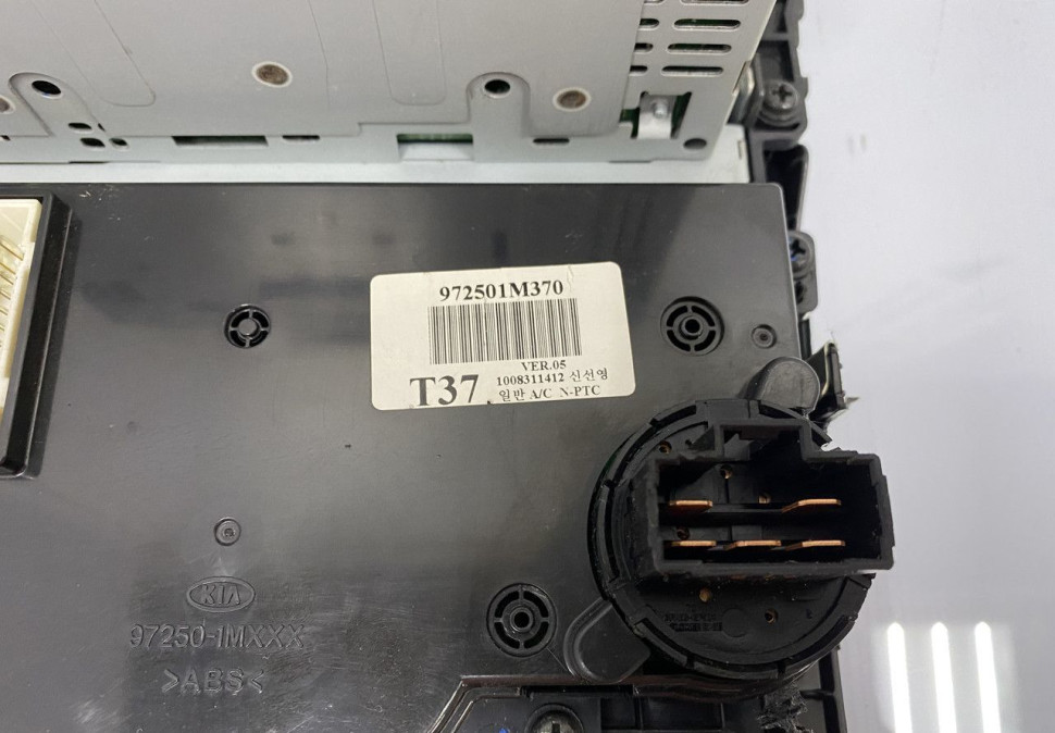Блок управления кондиционера Kia Cerato 2009-2013 oem 972501M370 Блок управления кондиционера Kia Cerato 2009-2013 oem 972501M370