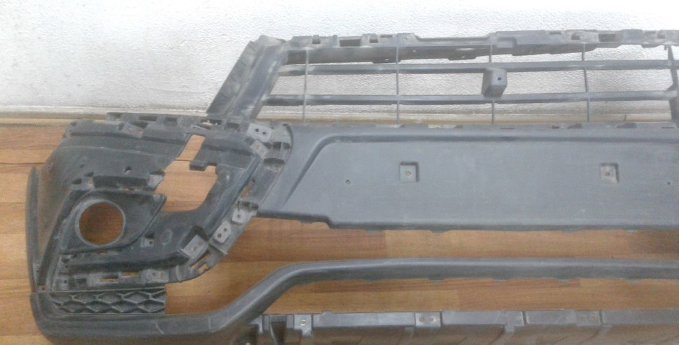 Бампер передний Lada Vesta Cross oem 8450031004 (мал.трещины) (скл-3) Бампер передний Lada Vesta Cross oem 8450031004 (мал.трещины) (скл-3)