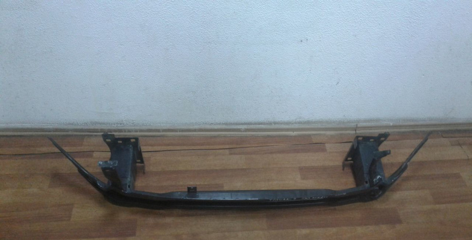 Усилитель переднего бампера Volkswagen Tiguan 2 oem 5na807611a (вмятина)